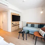 Lodge, Pool&garden Retreat Ascona