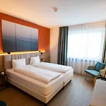 Lodge, Pool & Garden Retreat 3*