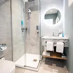 Lodge, Pool&garden Retreat Hotel