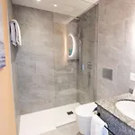 Lodge, Pool & Garden Retreat