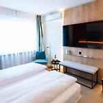 Lodge, Pool & Garden Retreat ホテル アスコナ