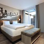 Lodge, Pool & Garden Retreat ホテル