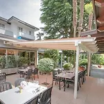 Lodge, Pool&garden Retreat Hotel