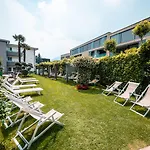 ホテル Lodge, Pool & Garden Retreat 3*