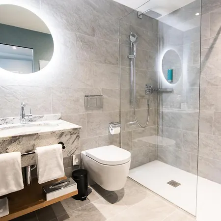 Lodge, Pool & Garden Retreat אסקונה