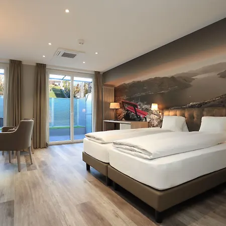 Lodge, Pool & Garden Retreat 3*