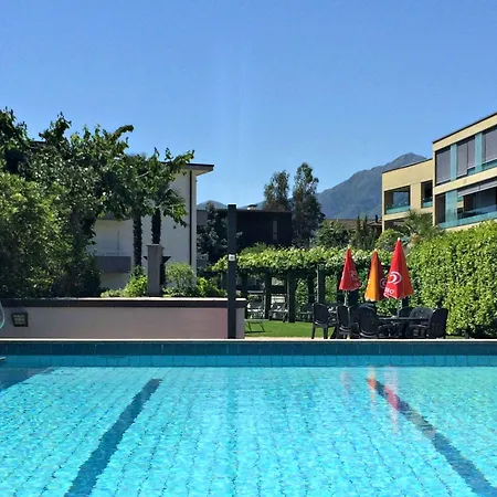 Lodge, Pool & Garden Retreat מלון 3*