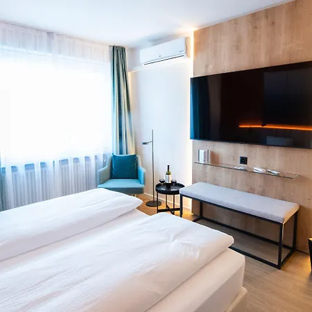 فندق Lodge, Pool & Garden Retreat 3*