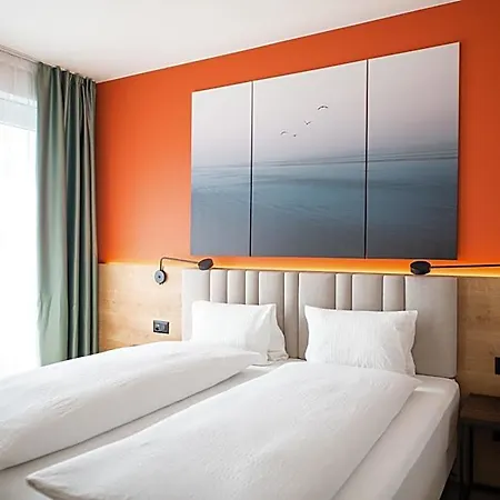Lodge, Pool & Garden Retreat Hotel 3*