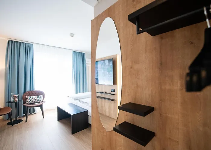 Lodge, Pool & Garden Retreat אסקונה