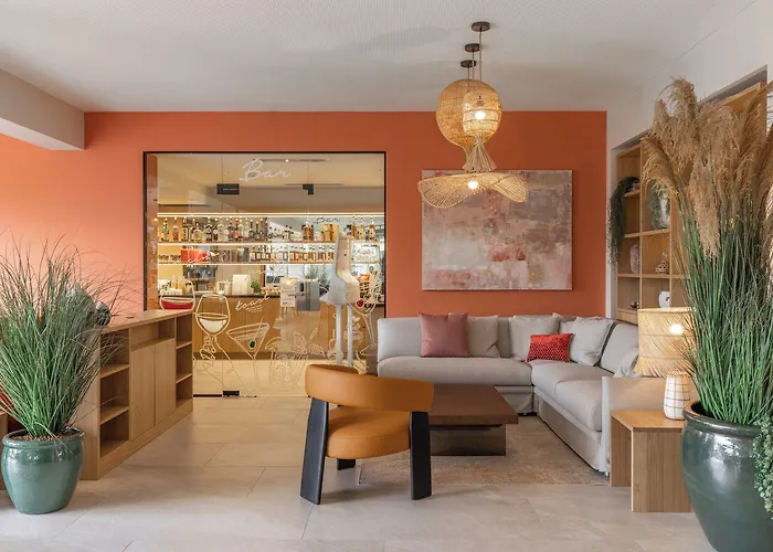 Lodge, Pool & Garden Retreat 3*