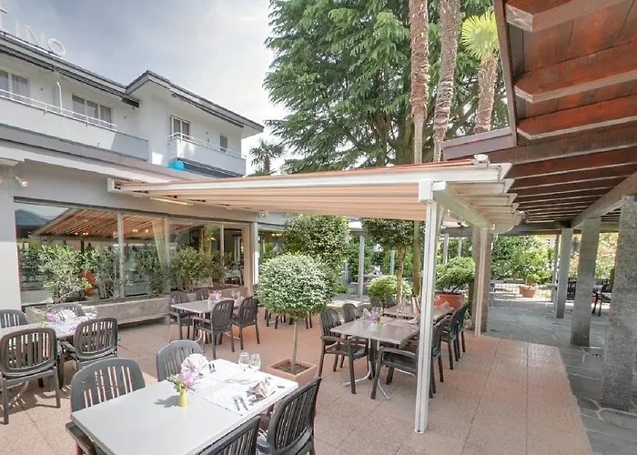 Lodge, Pool & Garden Retreat