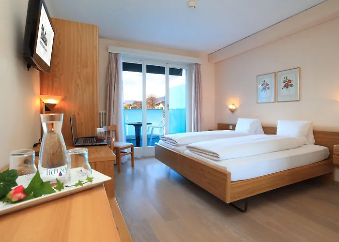 Hotel Lodge, Pool & Garden Retreat