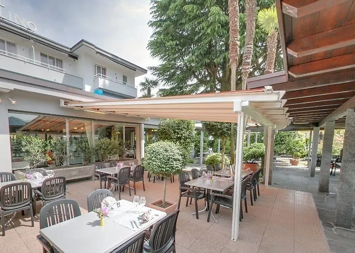 Lodge, Pool & Garden Retreat Hotel