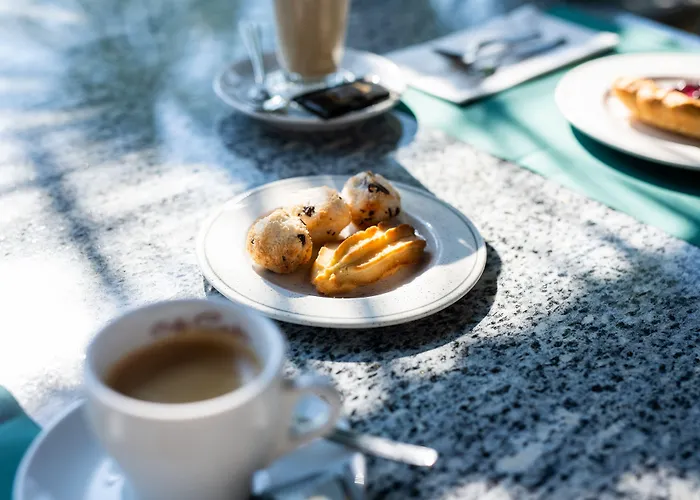 Lodge, Pool & Garden Retreat